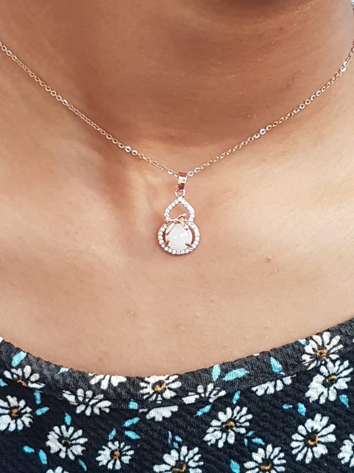 Tiny Bow Necklace