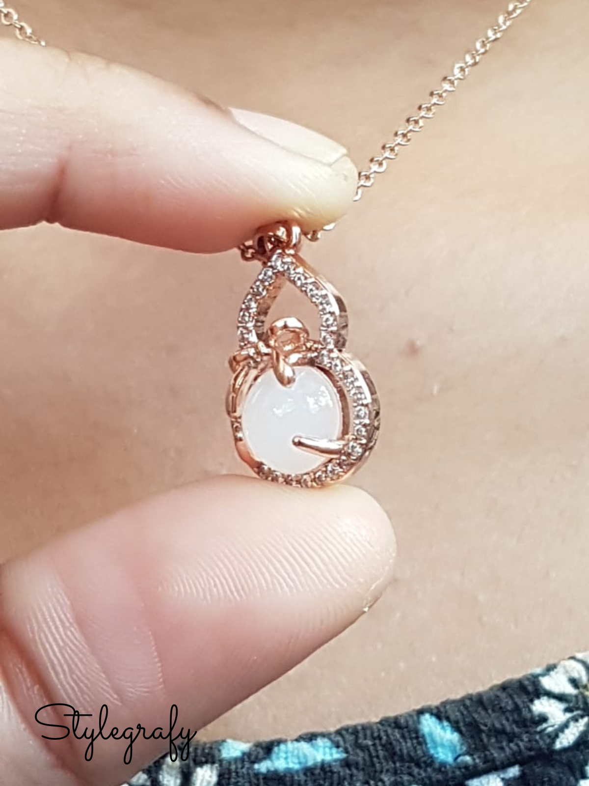 Tiny Bow Necklace