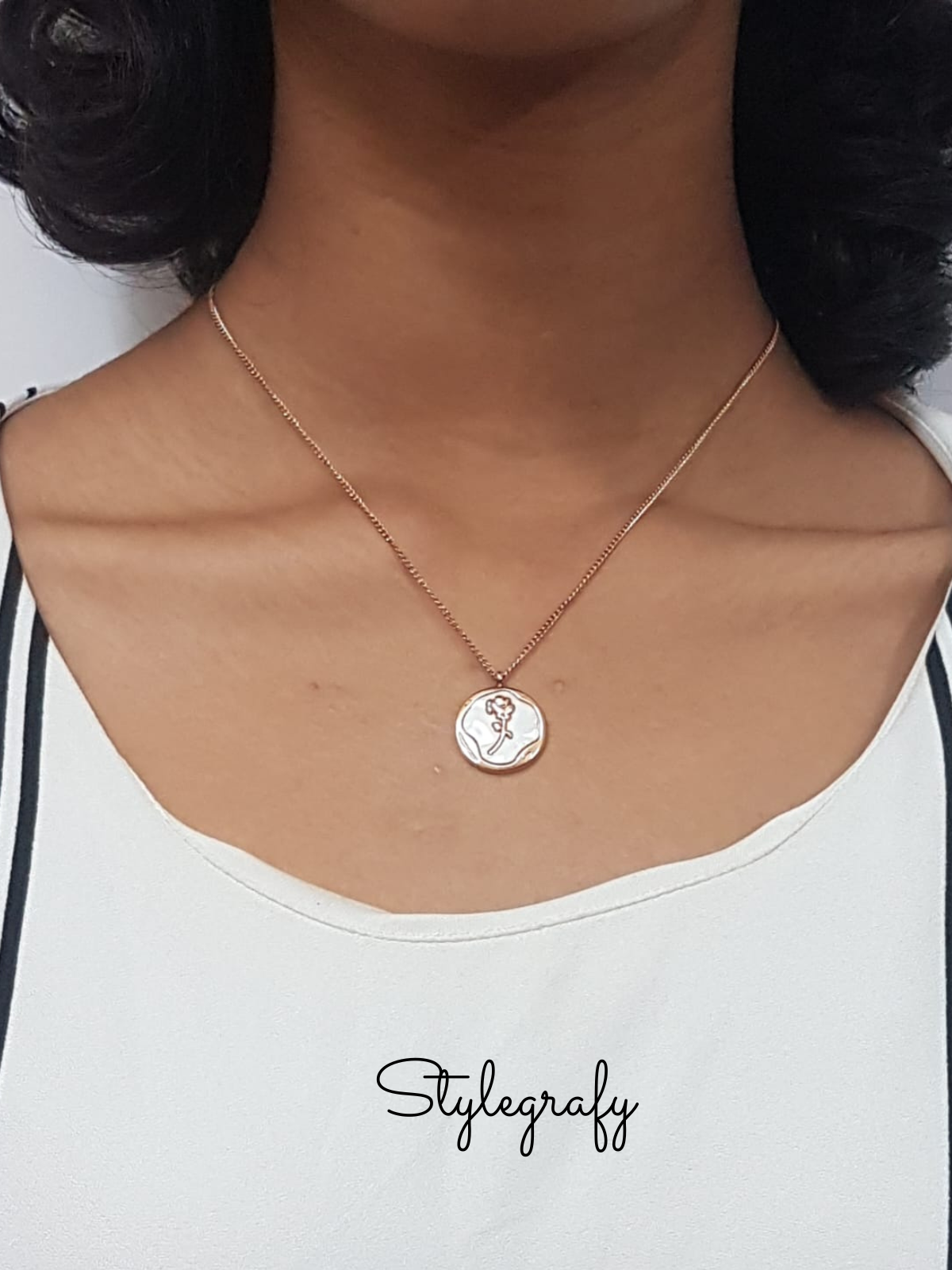 Engrave Rose Necklace