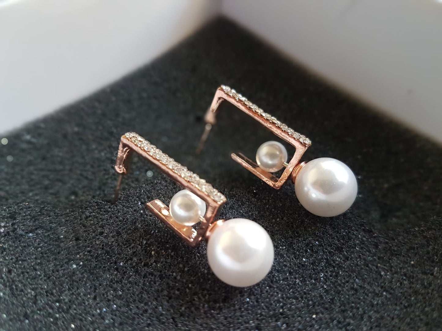 Golden Frame Pearl Drops